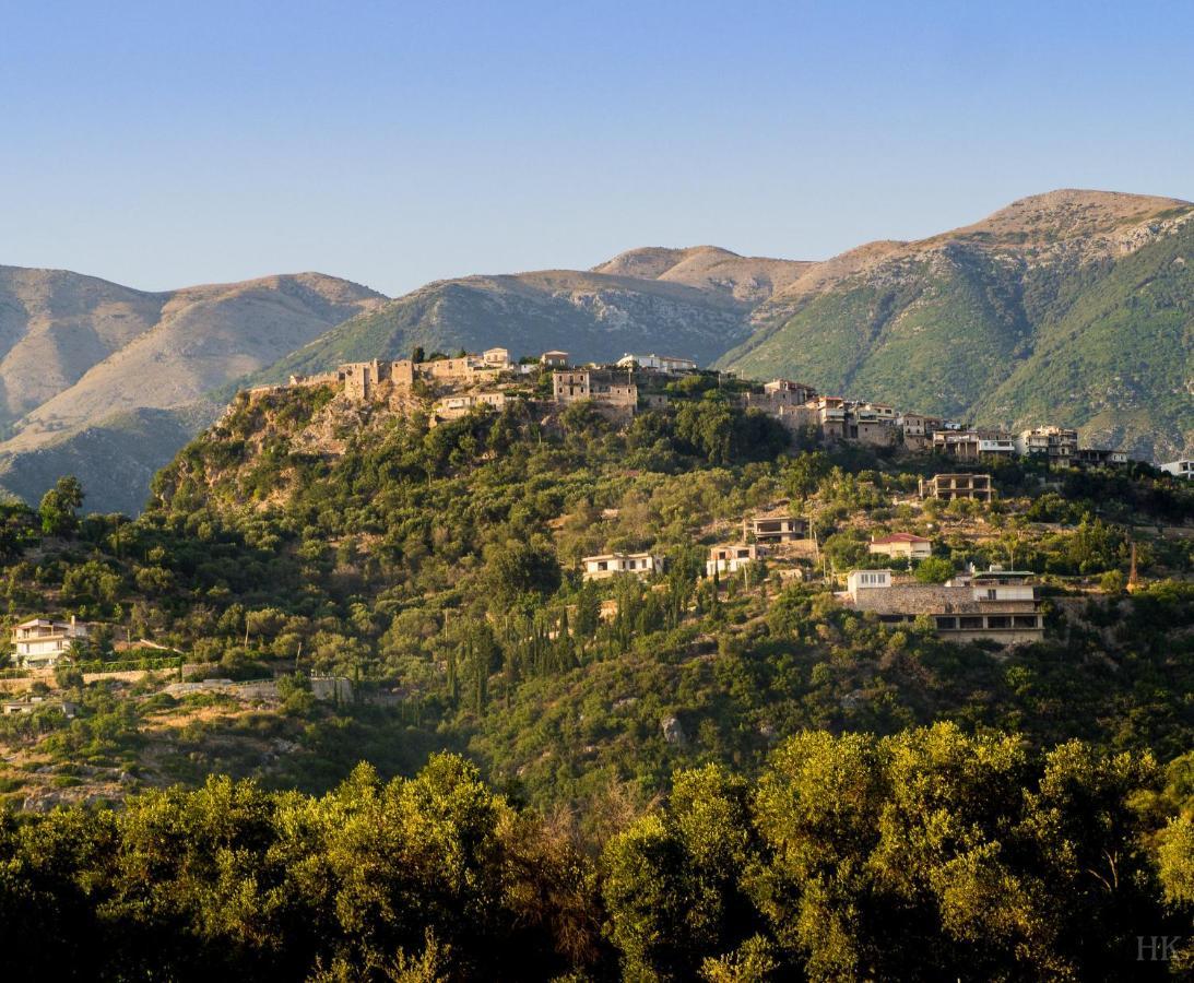 Mpolanos Guesthouse Himare Buitenkant foto